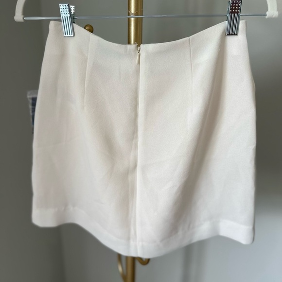❤️ Forever 21 White Button-Front Skirt Size Small NWOT - Picture 3 of 7